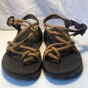 CHACO CLASSIC STRAPPY SPORTS SADALS